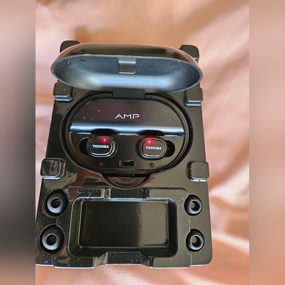 True Wireless Earbuds with Voice Control and Power Bank Black Like New In Box - Picture 11 of 12